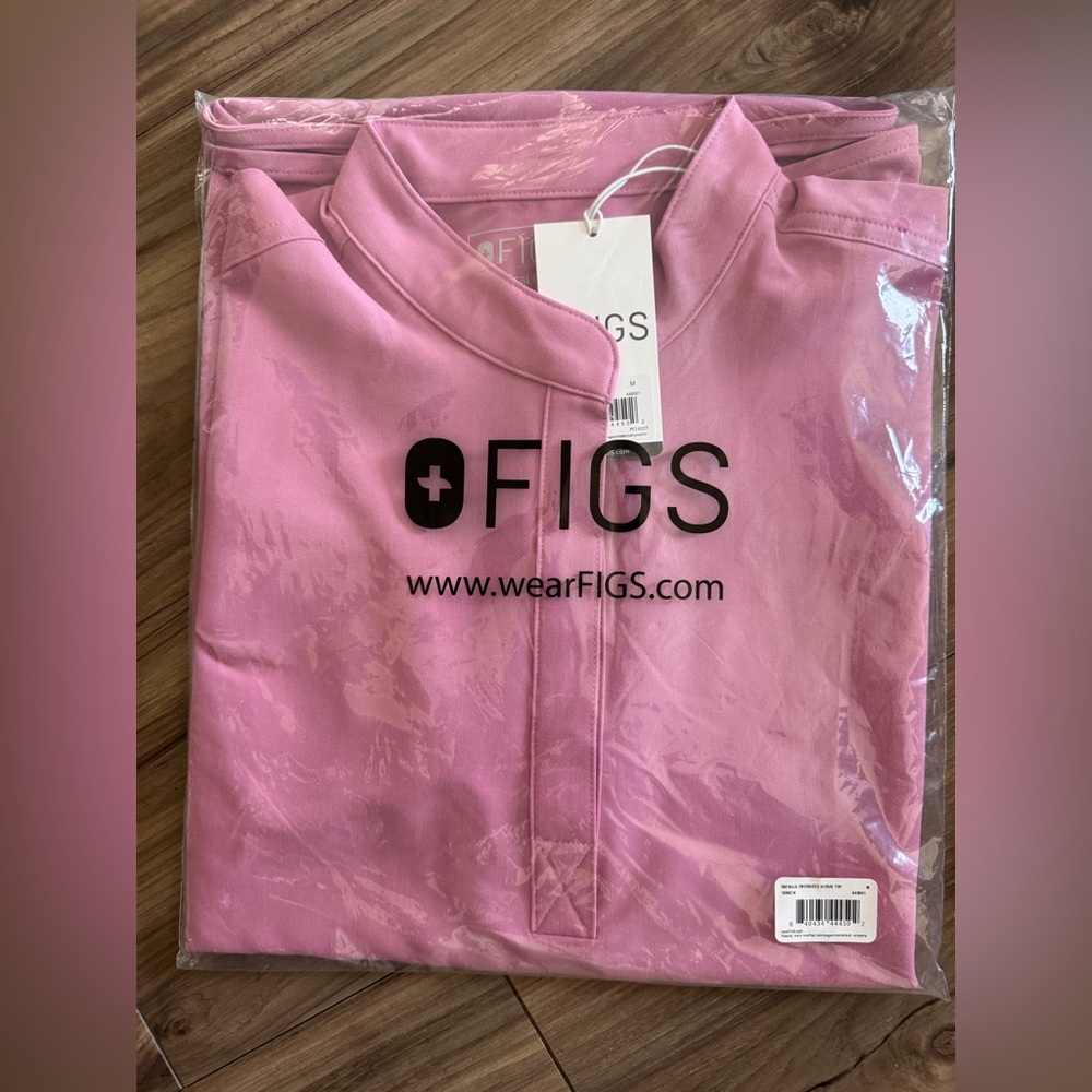 NWT: Figs Rafaela Scrub Top •size:M•